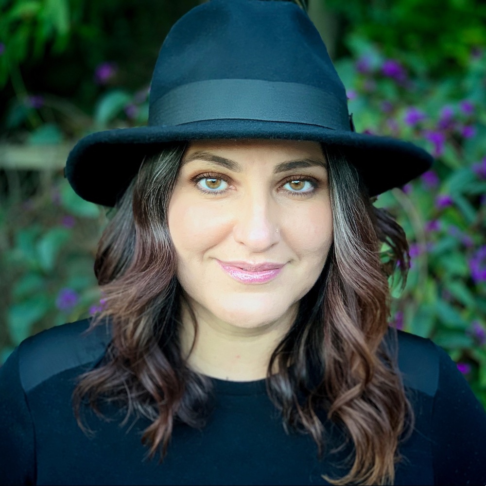 Meet your Posher, Claudia